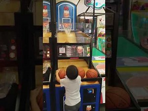 Chuck E Cheese NBA Hoops pt.1 #chuckecheese #nbahoops #basketball #arcade