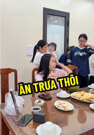 Đến giờ cơm trưa rồi #baongocaerobic #embetingting