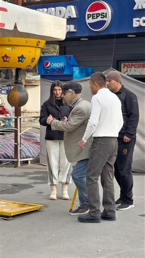 Old man Boxing Prank 🥊