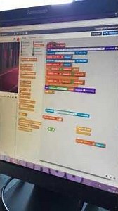 Félix explique son programme Scratch