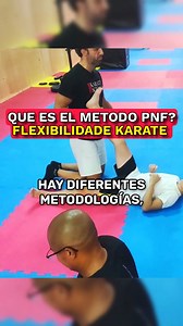 🇪🇸 Entrenamiento Físico para el Karate👉 Enlace en el Perfil El metodo PNF (FNP - Facilitación Neuromuscular Proprioceptiva) es un metodo muy utilizado en entornos como la fisioterapia y, en el mundo del entrenamiento físico, muchos lo consideran como un metodo avanzado de estiramiento. La verdade es que es un metodo efectivo para el desarrollo de la flexibilidad, aunque la evidencia cientifica no demuestre que sea superior a los estiramientos clasicos, que todos hacemos en nuestro Dojo. Es un
