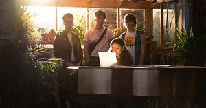 'Julie and the Phantoms': Release date, plot, cast, trailer and all you need to know about Netflix's musical dramedy