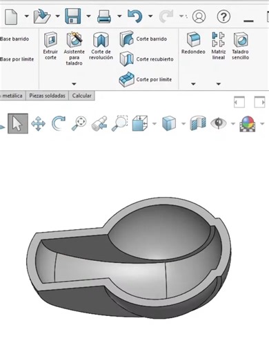 ¿Tu modelo se rompe cuando agregas redondeos? 🤯🔵 Cambias una cota y todo falla al final del árbol 😵‍💫 El problema no es el radio ❌ Es no saber cuándo usar un redondeo y cuándo usar varios ⚠️ Los redondeos inteligentes no son decorativos Son estrategia de modelado, orden en el árbol y control del diseño 🔧📐 👉 Un solo redondeo mal aplicado puede romper el modelo 👉 Varios redondeos bien pensados lo hacen estable y editable 💡 Si quieres llevar tu SolidWorks a un nivel avanzado real, dejar at