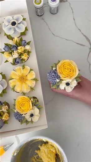 思路打开，纸杯蛋糕可以这样做 #纸杯蛋糕diy #裱花 #奶油霜