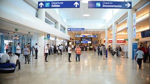 México: pánico en el aeropuerto de Cancún por presuntos disparos
