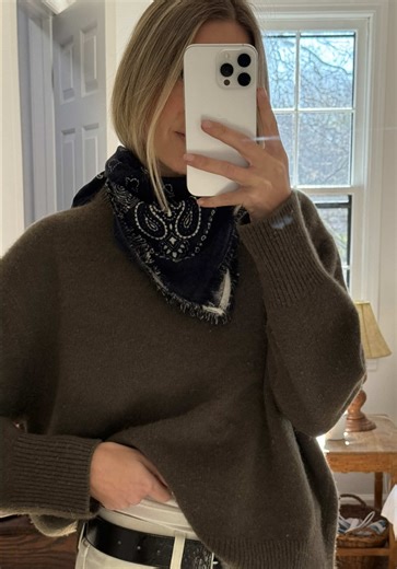 Taking my cashmere bandana Christmas present for a spin #winterstyle #cozyathome #myhome #winterfashion