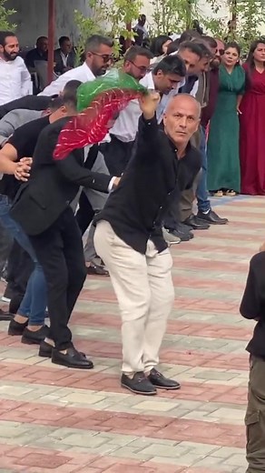 Kürtlerin Halay Aşkı: Gerçekten Böyle Mi?