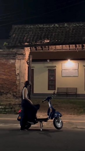 9.2K views · 475 reactions | Just Beautiful  #vespa #ladiescoot | Vespa JAVA Indonesia | Facebook