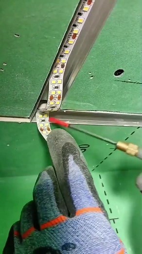 Do you know how to install the corner#ledstripfactory #lightingdesign #aluminumlight #installation