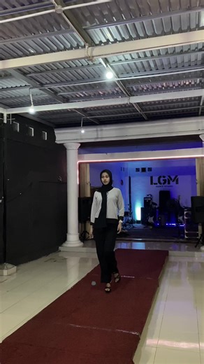 This is my red carpet wakl💋 #redcarpet #catwalk #fyp #peagent