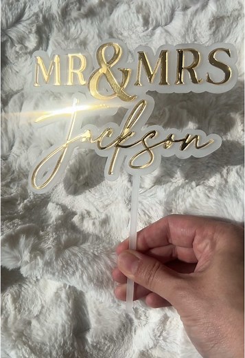 This luxurious cake topper is the finishing touch your celebration deserves✨ #weddingtiktok #weddingplanning2025 #2025bride #2026bride #bridetobe #weddingtok #customweddingdecor #personalizedwedding #tiktokweddingfinds #weddingmusthaves #weddingdetails #engagedtok #uniqueweddingideas #weddingonabudget #weddinggiftideas #etsywedding #bridetok #weddingchecklist #diyweddingideas #customweddingitems