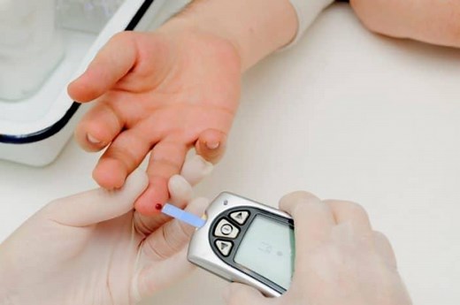 Acarbose: Kegunaan, Dosis, Efek Samping, dll. - Hello Sehat