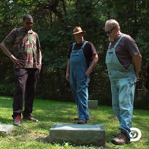148K views · 5K reactions | Mark and Digger bring Richard to Popcorn’s grave to pay their respects. #Moonshiners on Discovery and discovery+ links.discoveryplus.com/moonshiners | Moonshiners | Facebook