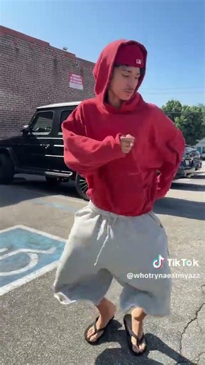 TIKOK: Larray Dances To "I Climbed Out Of My Head (Nola Bounce Mix)