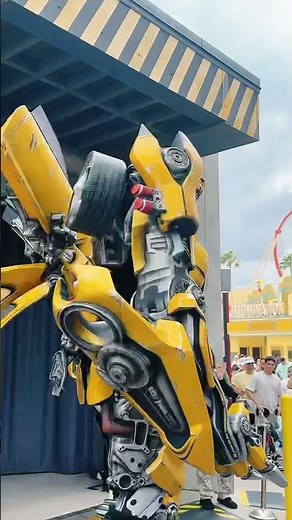 Bumblebee The Transformers Universal Studios Orlando #themeparkmaddy