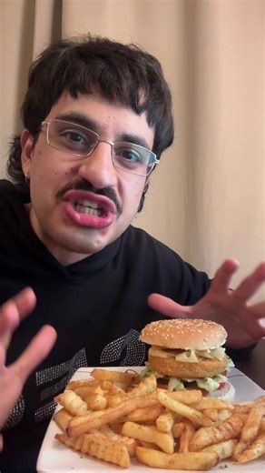 Filmy użytkownika danny (@stoptalkingtomepls) z muzyką 20200229 2 - Mac DeMarco