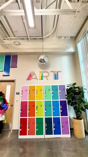 The secret to making our classroom merry and bright? Colorful paper!!!🌈😌✨ Easy? Yep. Cost-effective? Absolutely. Vibrant @Astrobrights Paper from @Walmart? The real MVP because we can use it to make all of our favorite paper chain and fan garlands to create the most festive and beautiful classroom decorations for our students to enjoy! 🎄⭐️🌈😍 Click the link below to get all of the supplies you see here 🔗🔗🔗 https://liketk.it/5EgWj #astrobrights #teacherlife #holidaydecor #diyholidaydecor #