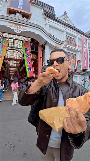 Tried Japan’s famous melon pan in Asakusa, Tokyo 🇯🇵🍈