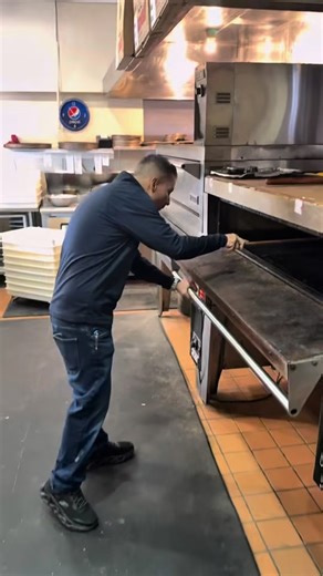 Plot twist: guy warning us about “poison” also drinks 4 Monsters and a vape for breakfast. 🥴💨 #STUNAD #paesanspizza #pizzeria #flour #bromate #trump #poison #pizza #healthy #debate | Paesan's Pizza and Restaurant