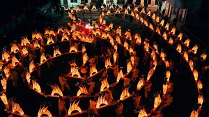 Wooden stool dragon dance Recently in #Xianju County (#Zhejiang Province), the locals performed the traditional 360-meter-long "wooden stool dragon" dance to celebrate the upcoming Spring Festival. This unique folk art can date back centuries, symbolizing strength, unity, and good fortune. #chinaculture #springfestival (Cr.536FM) | T-Time HK