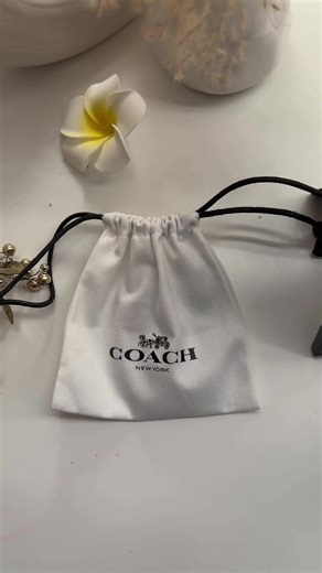 Girls run to @TJ Maxx 🍒🏃‍♀️💨