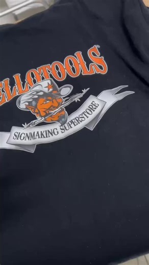 yellotools JAPAN on Instagram: "📢 イエローツールズ展示イベント開催中 静岡県 安倍川駅から徒歩2分 『Smart Materials & Tools Fair Volume 1』 現場を変える最新資材・工具が一堂に集結。 スキージー、ナイフ・カッター、計測工具、 カーラッピング専用ツール、剥離工具、 フィルム施工液、副資材まで幅広く展示。 実際に手に取って体験できる1日。 一部アイテムはその場で即売も実施します。 会場 : 株式会社ギケン 📍静岡県静岡市駿河区みずほ4丁目4-2 🗓 2/6（金）9:00–16:00 クラフトマンのための展示即売フェア。 ぜひお気軽にご来場ください。 #展示会 #工具展示会 #施工ツール #YELLOTOOLS #静岡イベント"