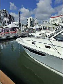 Palm Beach Boat Show – Pursuit OS 325 Walkthrough & Fishing Features | YachtBuying101.com