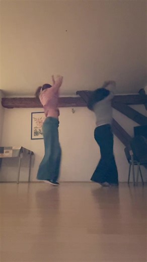 Dance Like Beyoncé: Spin and Kick Tutorial