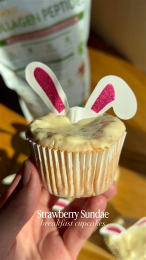 Strawberry sundae cupcakes for breakfast