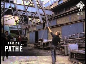 Dismantling Dock Cranes (1970-1979)