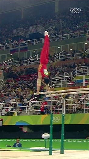 You Hao putting on a show on the parallel bars at #Rio2016!