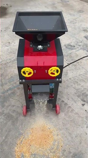 Corn Splitter – Adjustable Crushing!#farmequipment #corncrusher #agriculturalmachinery #agriculture
