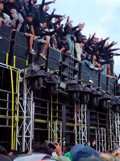 JAVA PASIFIC VS PHOENIX AUDIO - #Banyuwangi #soundsystem #battlesound #sumbersewu #viral - @javapasificaudio @agustarendy777 @gas_gas_sumbersewu @wong_marem @serikat_sumbersewu