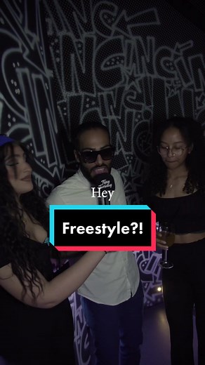 Markiert wen mit krassen Lines und Freestyled für Tipsy Tuesday tik Tok für uns!! #tipsytuesday #tipsy #wien #club #comedy #fyp #freestyle #rap #freestylerap