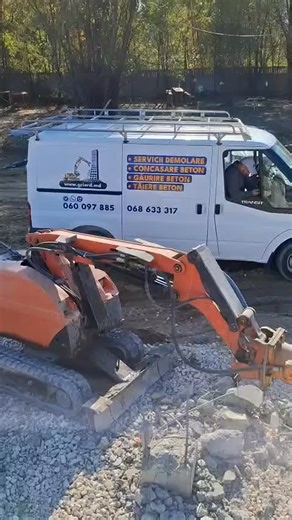 Griord-Grup on Instagram: "Dezgolirea armăturii din beton armat — pregătirea barelor de armătură pentru îmbinări structurale noi. Lucrăm precis, cu miniexcavatorul echipat cu picon hidraulic, fără a deteriora armătura existentă. Griord-Grup: Demolăm, concasăm, evacuăm. 068 633 317 | griord.md ························ Оголение арматуры из железобетона — подготовка арматурных стержней для новых структурных соединений. Работаем точно, мини-экскаватором с гидромолотом, без повреждения существующей а