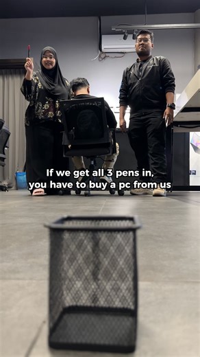 When boss said “try attract more sales” Us: All 3 pens in, come buy PC or laptop from us! 😆 Upgrade your gear? Shop here: 🌐 www.illegear.com/shop Find us at: 📌 Menara Oval Damansara- Kuala Lumpur 📌 Bay Avenue- Penang 📌 Taman Molek- Johor Bahru #ILLEGEAR #EngineeredForOne #gamingpc #pcgaming #pcmr #gaminglaptop #monitor #gamingdesk | ILLEGEAR