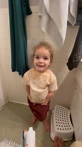 Turangu Dasi(Darcie) save lo toktok lo Tok Pisin tu! | Mangi na Meri Arialo