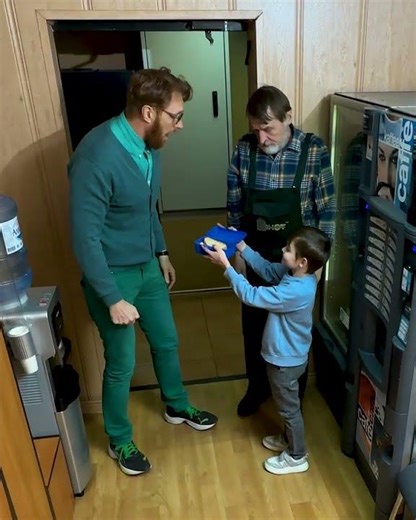 Random Acts of Kindness at the Vending Machine ❤️