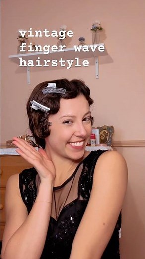 vintage finger waves Perfect for a 1920s, 1930s, or 1940s look. #VintageStyle #FingerWaveHair