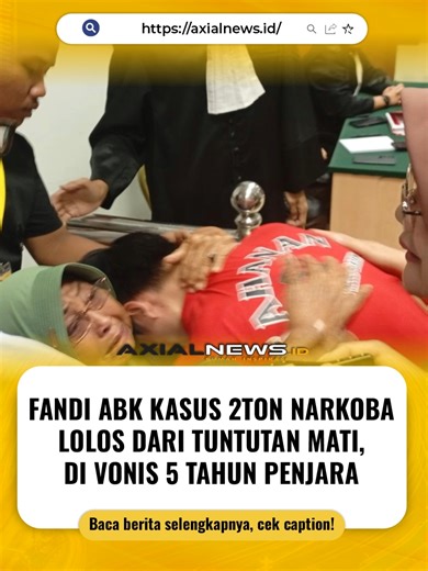 Fandi ABK kasus 2 Ton Narkoba lolos dari tuntutan mati, divonis 5 tahun penjara #shorts #beritaviral #fandiabk AXIALNEWS.id | Majelis Hakim Pengadilan Negeri (PN) Batam menjatuhkan vonis 5 tahun penjara terhadap terdakwa Fandi Ramadhan dalam kasus penyelundupan 1,9 ton sabu. Putusan ini jauh lebih ringan daripada tuntutan Jaksa Penuntut Umum (JPU) yang sebelumnya meminta agar terdakwa dihukum mati. Putusan tersebut dibacakan dalam persidangan yang digelar di PN Batam, Kamis (5/3/2026). Majelis h