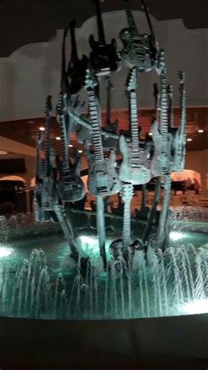 The Iconic Guitar Fountain at Hard Rock Hotel Orlando 🎸 | Universal Orlando