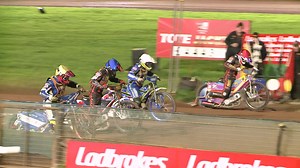 🎬💥| 𝙍𝘼𝘾𝙀 𝘼𝘾𝙏𝙄𝙊𝙉 ! 🏁 HEAT 7... 🏆 We'll Meet Again Trophy 📍 Wolves Speedway 🔴 Rory Schlein 🔵 Zach Cook ⚪️ Chris Harris 🟡 Scott Nicholls 📹 Clean Cut Sports #⃣ #britishspeedway🇬🇧 | British Speedway