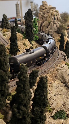 Moving oil this morning #UnionPacific #UPRR #UPTrains #ModelRailroad #ModelRailroading #HOScale #HOScaleTrains #ModelTrains #TrainModeling #OilTrain #UnitTrain | Custom-Trains