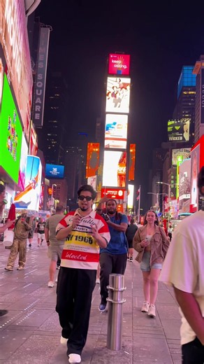 Jaldi se comment mae guess kre 🥰🇺🇸 tuka maro 🥰 #sidmrrapper #foryou #foryoupage