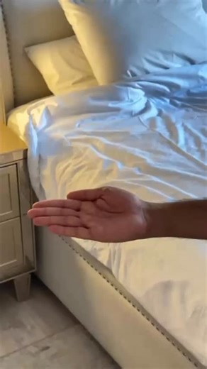 Niraj Soma Naik on Instagram: "Alternating nostril breathing is a direct way to regulate how the brain processes stress. Breathing through one nostril at a time activates neural circuits connected to opposite brain hemispheres. The right nostril preferentially stimulates left-hemisphere activity, supporting alertness, sequencing, and cognitive control. The left nostril preferentially stimulates right-hemisphere activity, which plays a larger role in emotional processing and autonomic regulation.