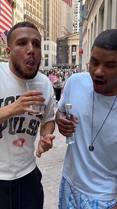 Coin to FROG insane Magic 🐸🤯😳 Chaque Samedi sur scène au @theatrepalaisdesglaces billetterie en bio ⬆️ Follow for more Magic @sossamofficiel #sossam #instagram #magic #world | Sossam