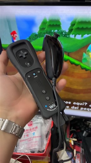 🦄RETROcosis🎮 on Instagram: "Hoy probamos esta wii que se va con su nuevo dueño! Pedí la tuya!!! Varios modelos disponibles en la tienda online. Pásate por la tienda online!!! 3 cuotas sin interés o 15% de descuento pagando con efectivo/transferencia solo en los productos publicados en la tienda online Tenemos todos los medios de pago y hacemos envíos a todo el país por Correo Argentino. Estamos en el barrio de Belgrano (CABA) 🕑Lunes a sábado de 15:30 a 19 🧑‍💻 retrocosis.mitiendanube.com 📍A