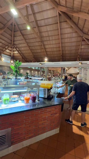 Bienvenidos al Buffet del hotel Catalonia Bávaro Beach Resort! Un buffet enorme con mucha variedad de alimentos para todos los gustos y paladares! Seguinos para más contenido de hoteles y destinos All Inclusive! @Catalonia Hotels
