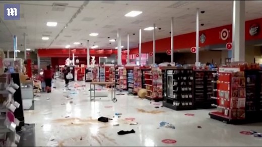 Inside Minneapolis store as looters rampage | Daily Mail Online
