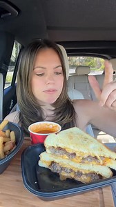 123K views · 1.6K reactions | Both solid new additions #applebees #mukbang #fastfood #eatingvideo #eatingshow | Mandy | Facebook